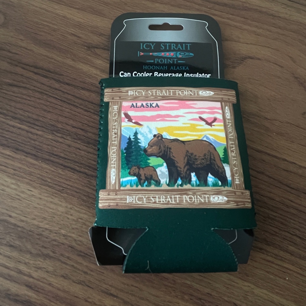 Gift from Alaska - Bears Can Cooler - Drink Sleeve - Beverage Insulated Hold